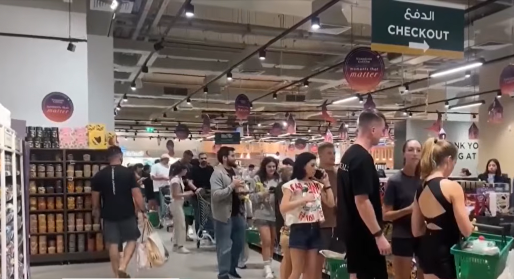 UAE Airlifts 12,000 Fresh Food Packages from India Amid Aviation Disruptions